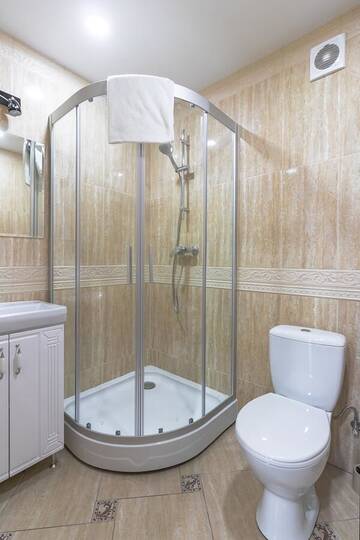 Фото номера Четырехместный номер с собственной ванной комнатой Апарт-отели Vinograd Hotel г. Гродно 7
