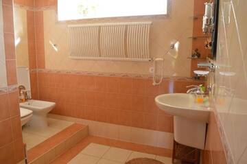 Фото номера Дом с 5 спальнями Дома для отпуска Guesthouse Lugovaya г. Гродно 44
