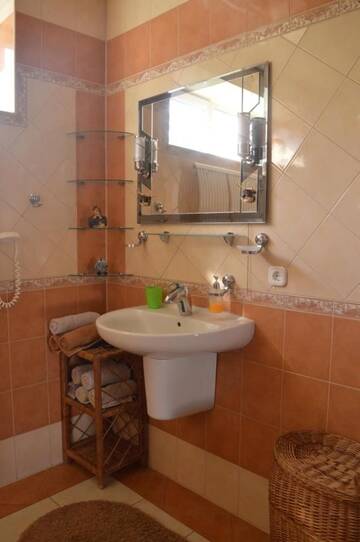Фото номера Дом с 5 спальнями Дома для отпуска Guesthouse Lugovaya г. Гродно 12