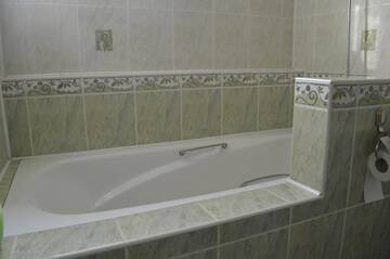 Фото номера Дом с 5 спальнями Дома для отпуска Guesthouse Lugovaya г. Гродно 21